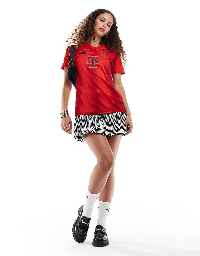 

Красная домашняя майка adidas FC Bayern Мюнхен 24/25