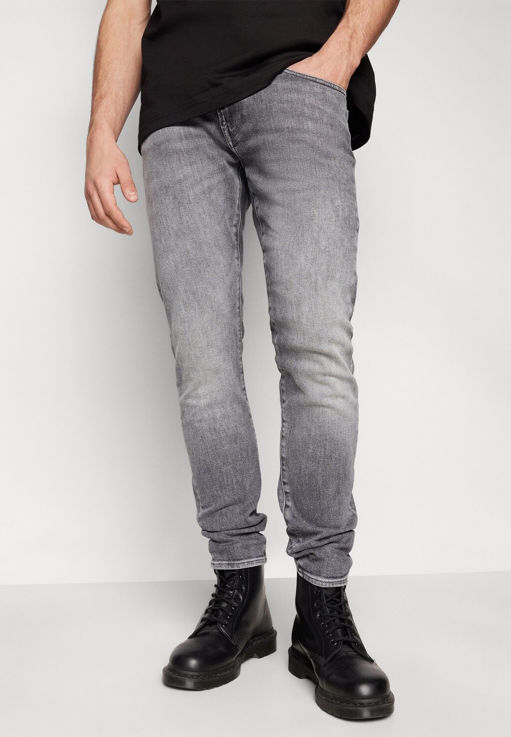 

Джинсы облегающие REVEND FWD SKINNY G-STAR, серый деним