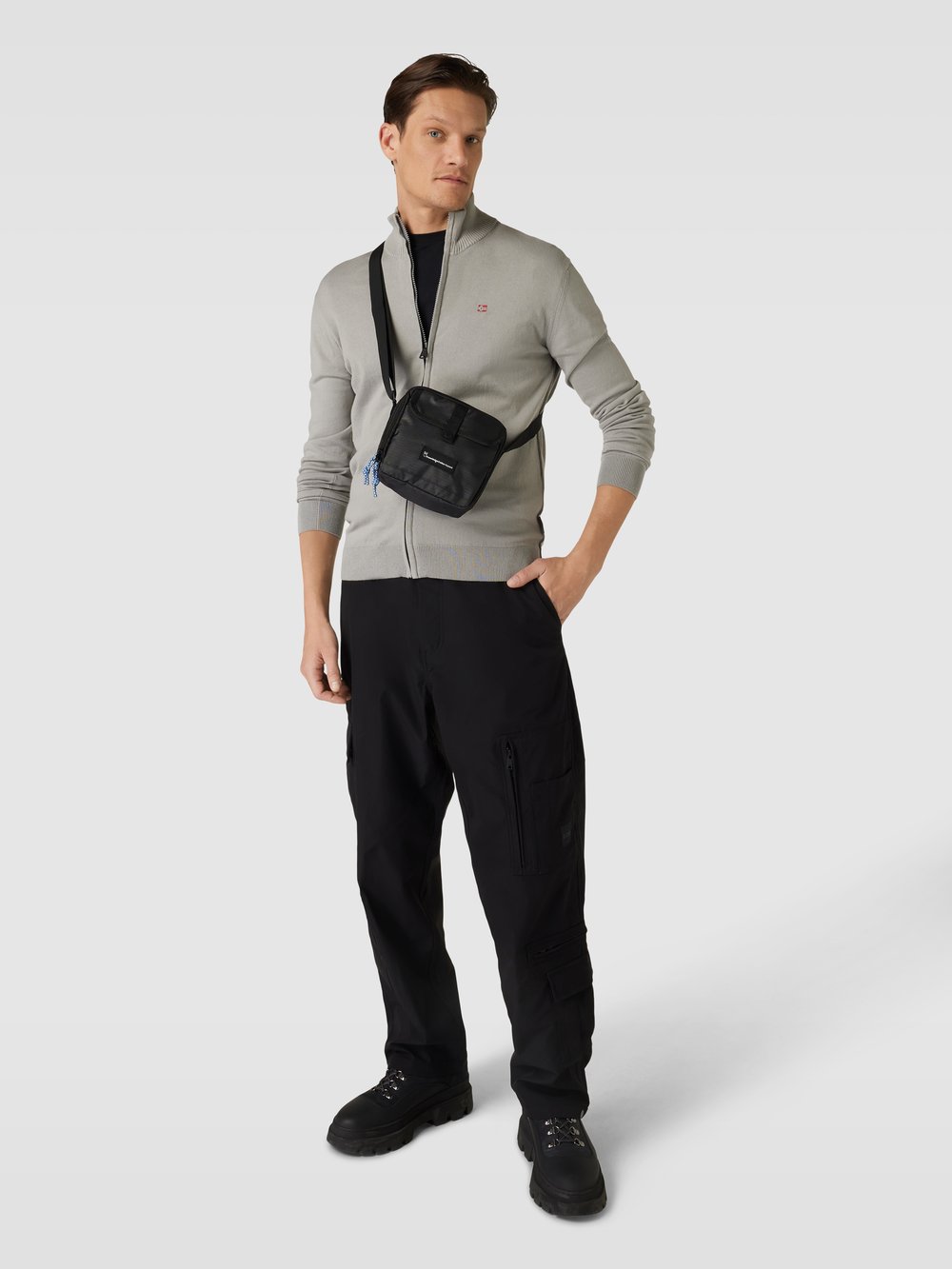 

Сумка с плечевым ремнем Knowledge Cotton Apparel, черный