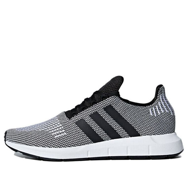 

Кроссовки Swift Run Adidas, черный