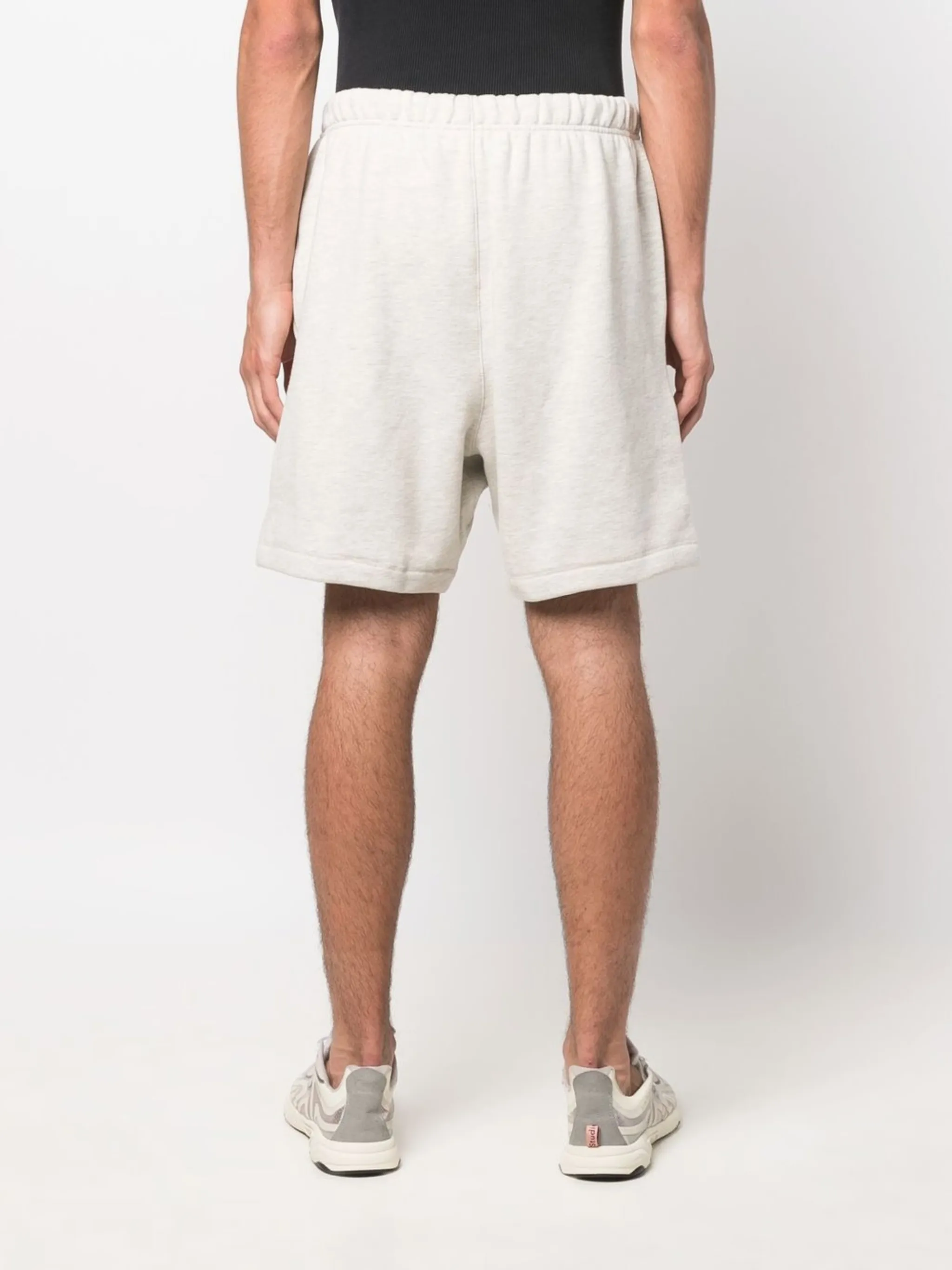 Спортивные шорты с кулиской и логотипом Fear Of God Essentials, нейтральный — фото 4