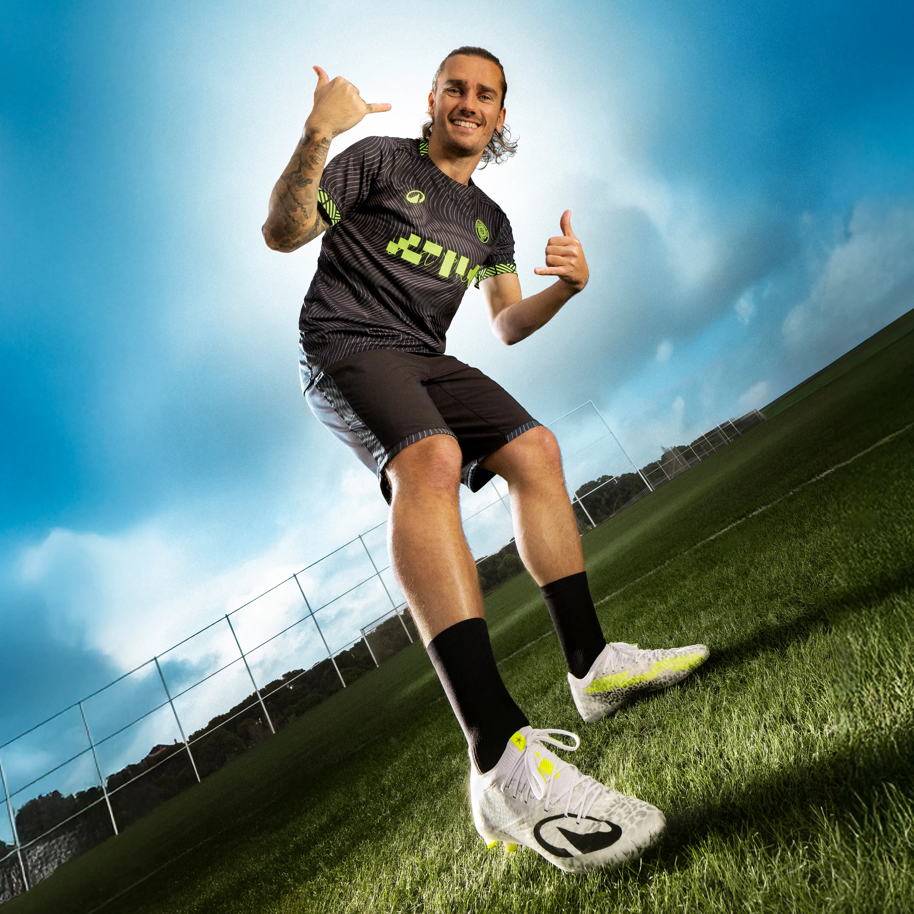 

Мужская футбольная форма Kipsta Viralto II Wavy Black/Neon Yellow