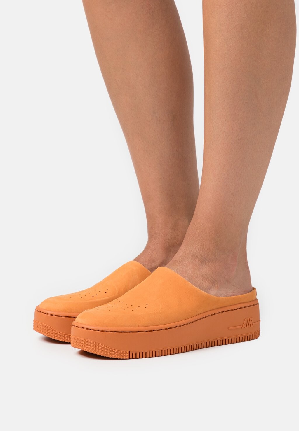 

Шлепанцы Nike