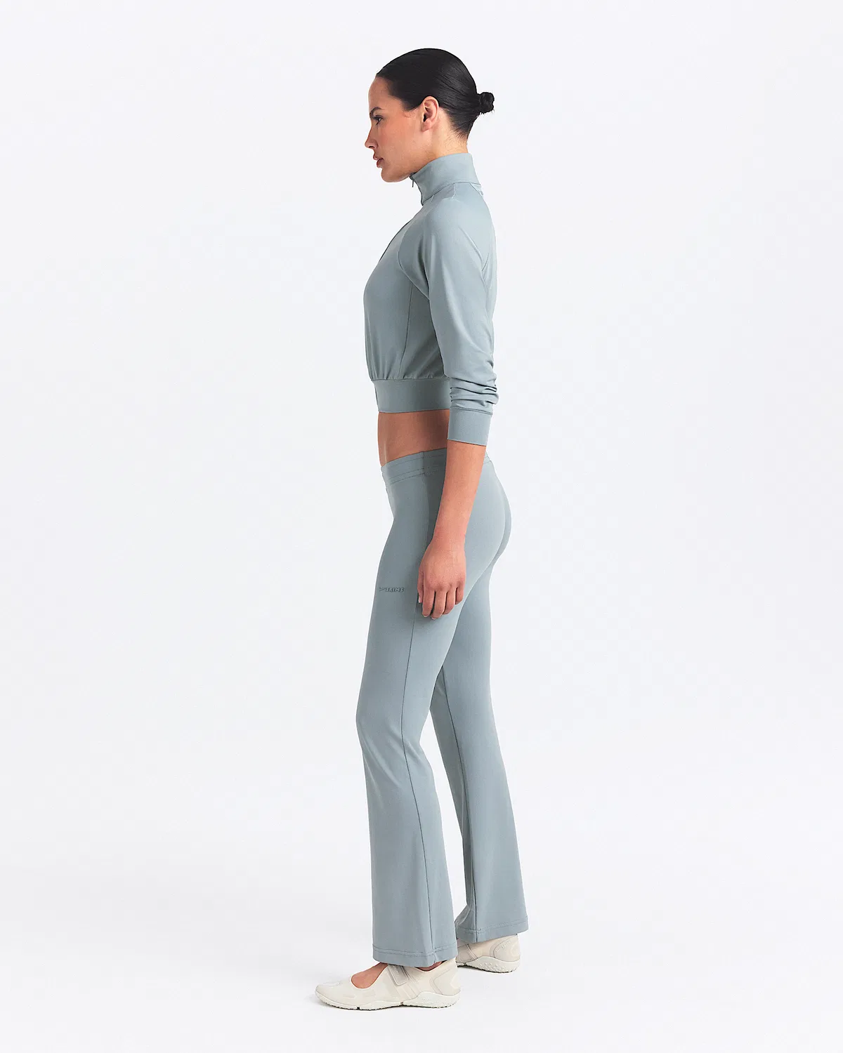 Женские брюки NikeSKIMS Airy с заниженной талией, мини-клеш, NSKM Washed Pacific — фото 3