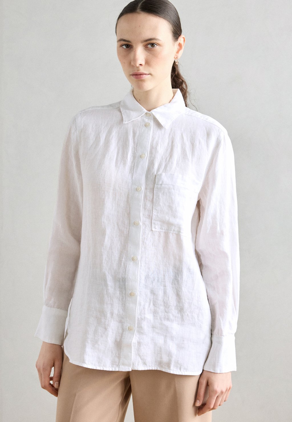 

Блузка на пуговицах BLOUSE EASY SHAPED LONG SLEEVE COLLAR CHEST POCKET SOLID Marc O'Polo, White