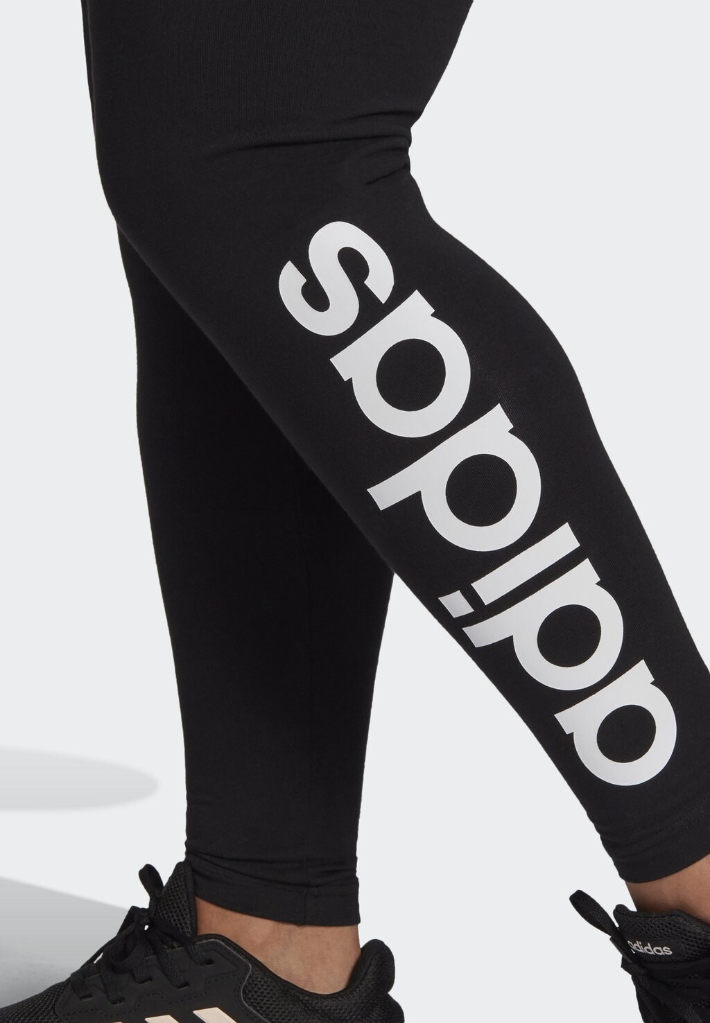 

Тайтсы ESSENTIALS HIGH-WAISTED PLUS SIZE adidas, черный