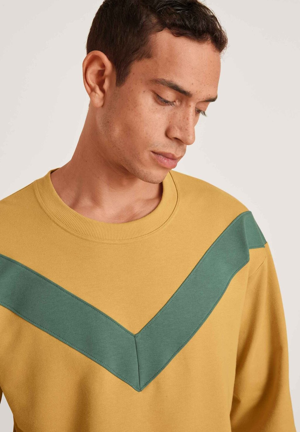

Верх пижамы SWEATSHIRT Calida, темно-желтый