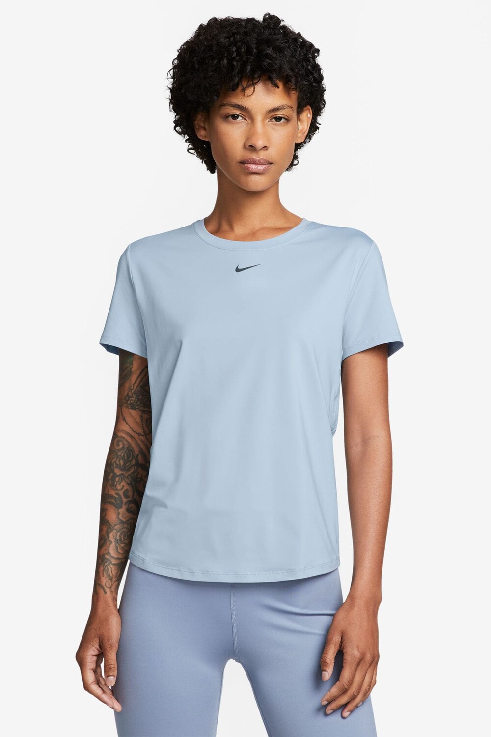 

Один классический топ с короткими рукавами dri fit Nike, синий