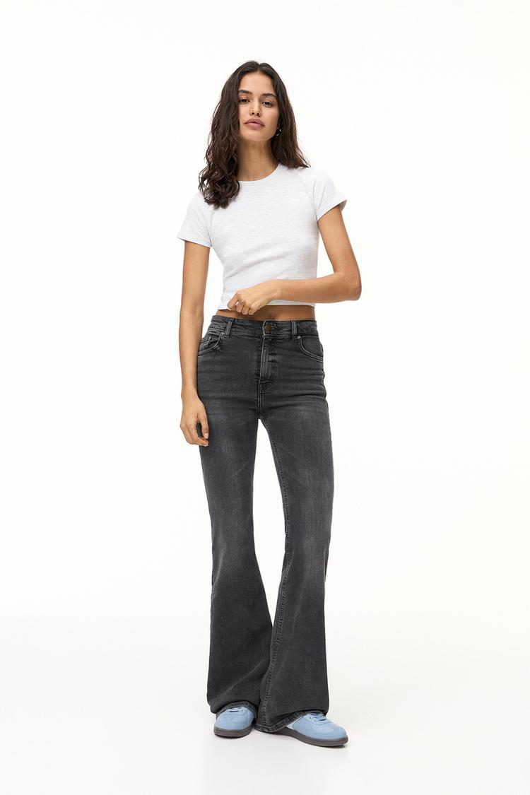 

Узкие расклешенные джинсы Pull And Bear, серый