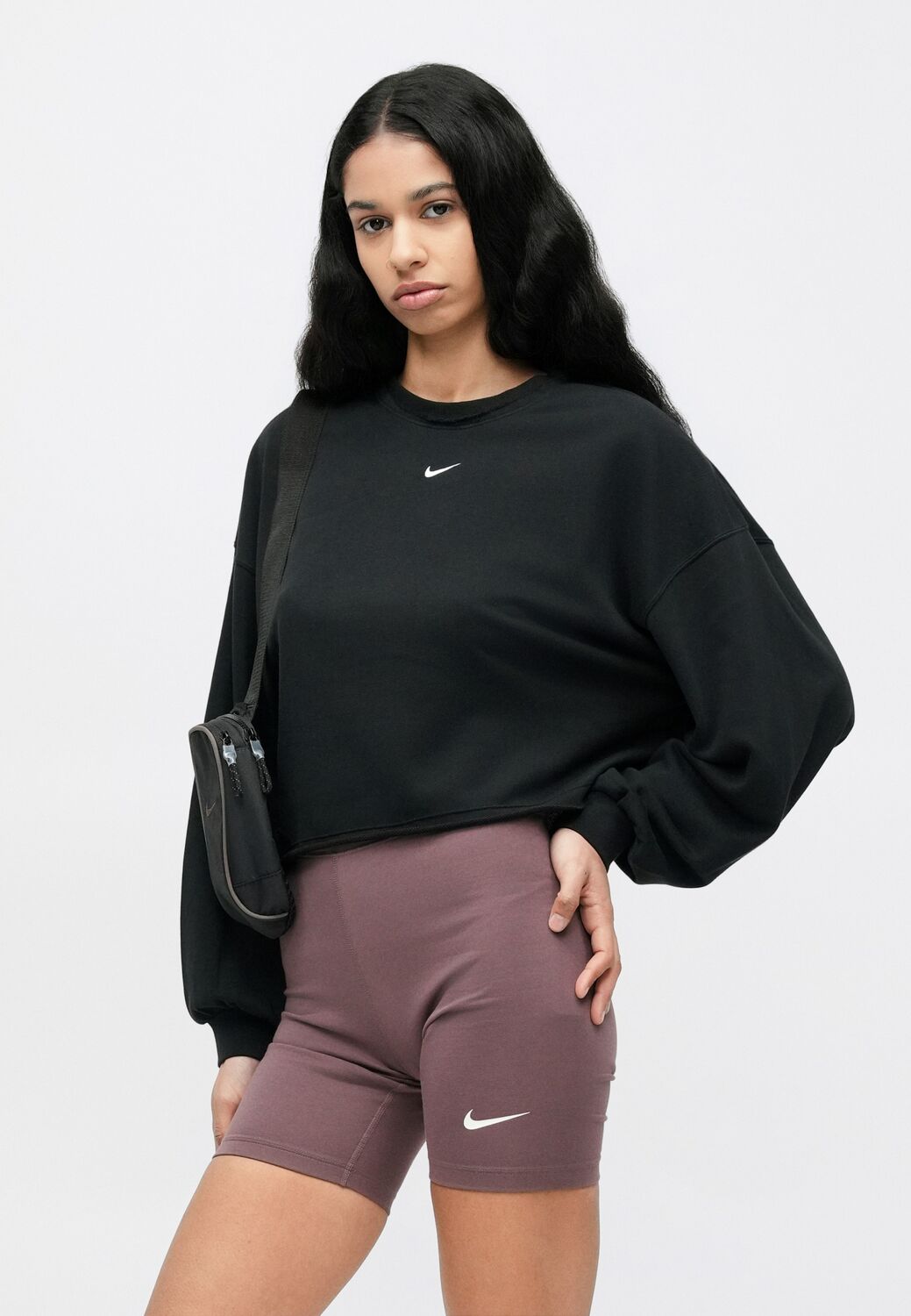 Nike Sportswear Свитшот 'CHILL' в черном цвете — фото 3