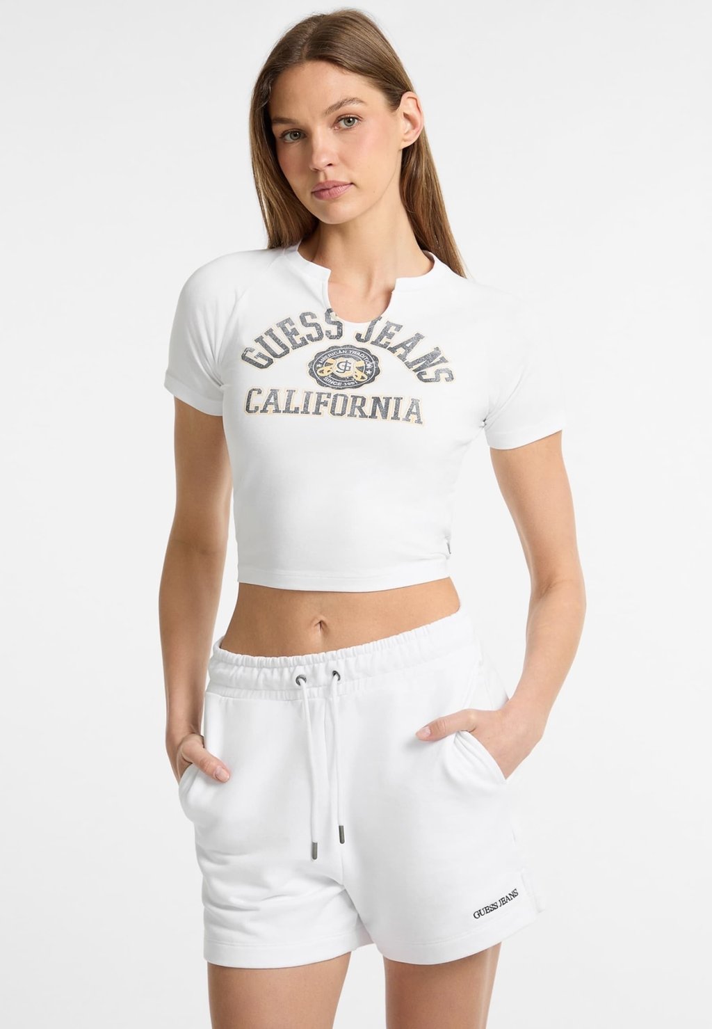 

Футболка с принтом Guess Jeans, белый