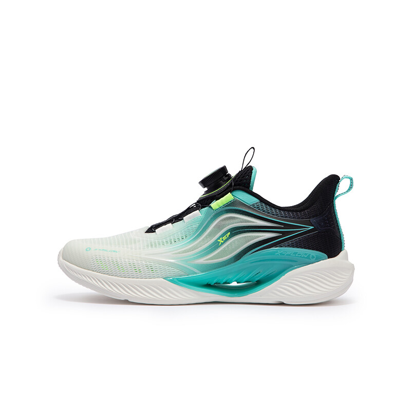 

Кроссовки детские Qing Feng 5.0 GS Low-top черные/зеленые Xtep, черный/зеленый