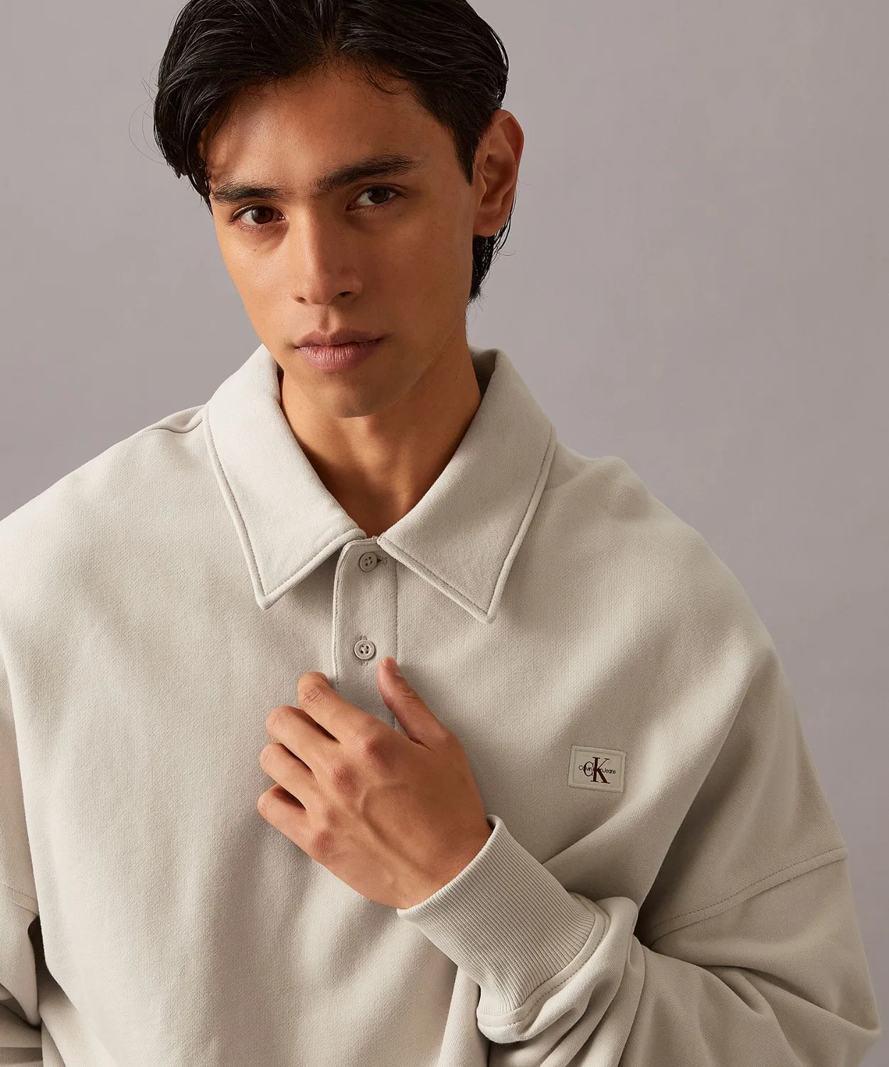 Свитшот регби Calvin Klein Jeans, свободный крой, светло-бежевый — фото 4