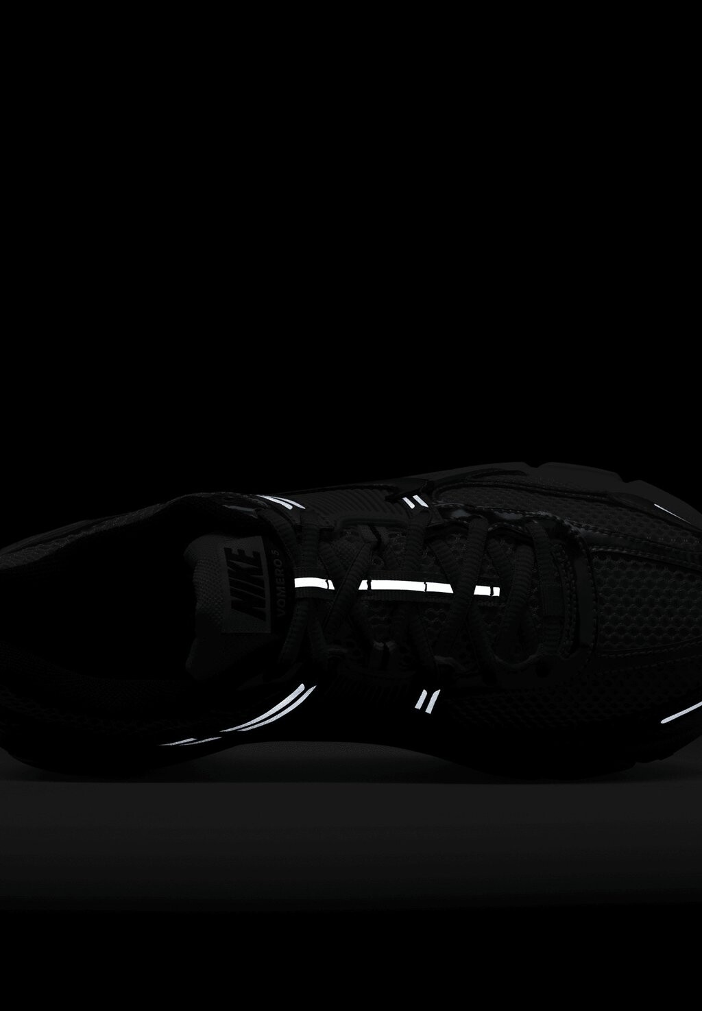 

Кроссовки ZOOM VOMERO 5 NEWS Nike Sportswear, белый