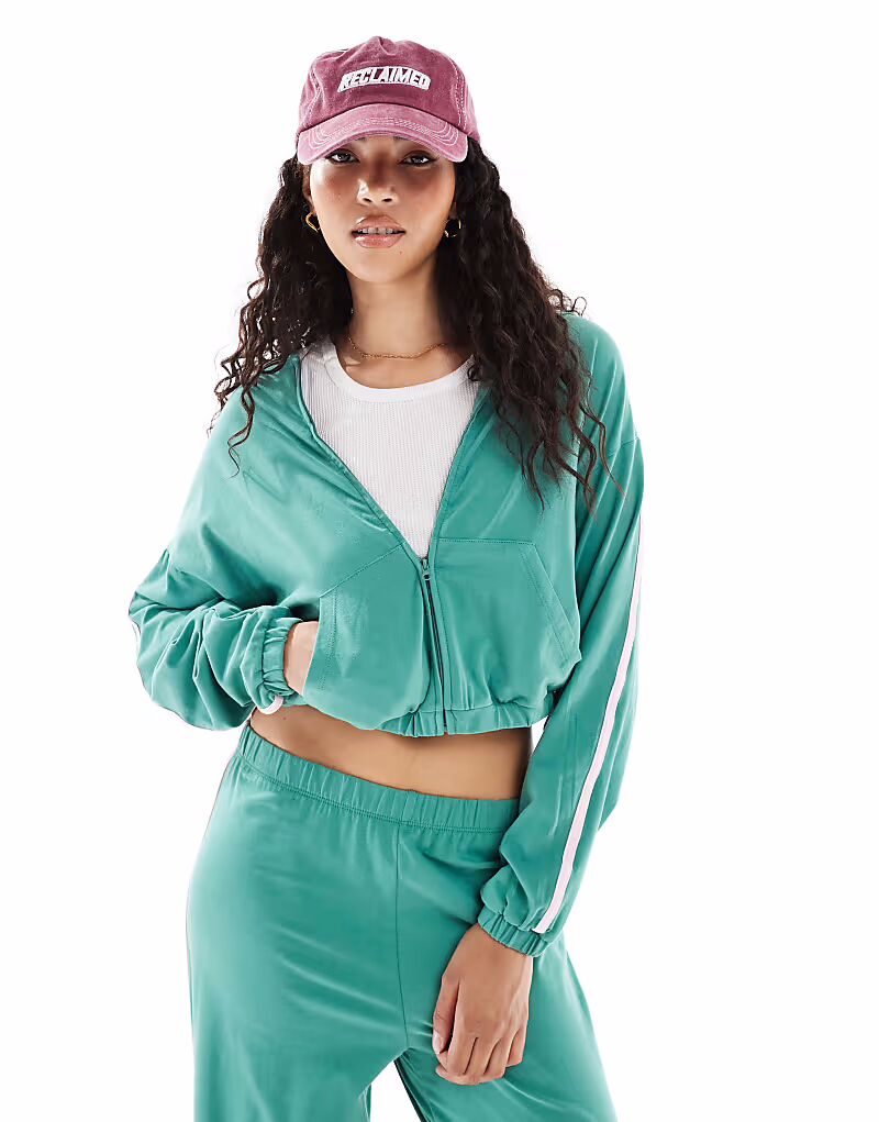 

Укороченный жакет с капюшоном на молнии зеленого цвета для зала ожидания вылета Cotton On