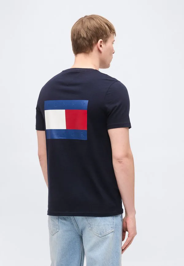 Эксклюзивная футболка с принтом флага на спине. Tommy Hilfiger, Desert Sky — фото 4
