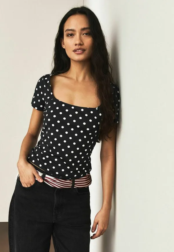 Футболка с коротким рукавом и квадратным вырезом и принтом Next, Black Ecru Polka Dot — фото 3