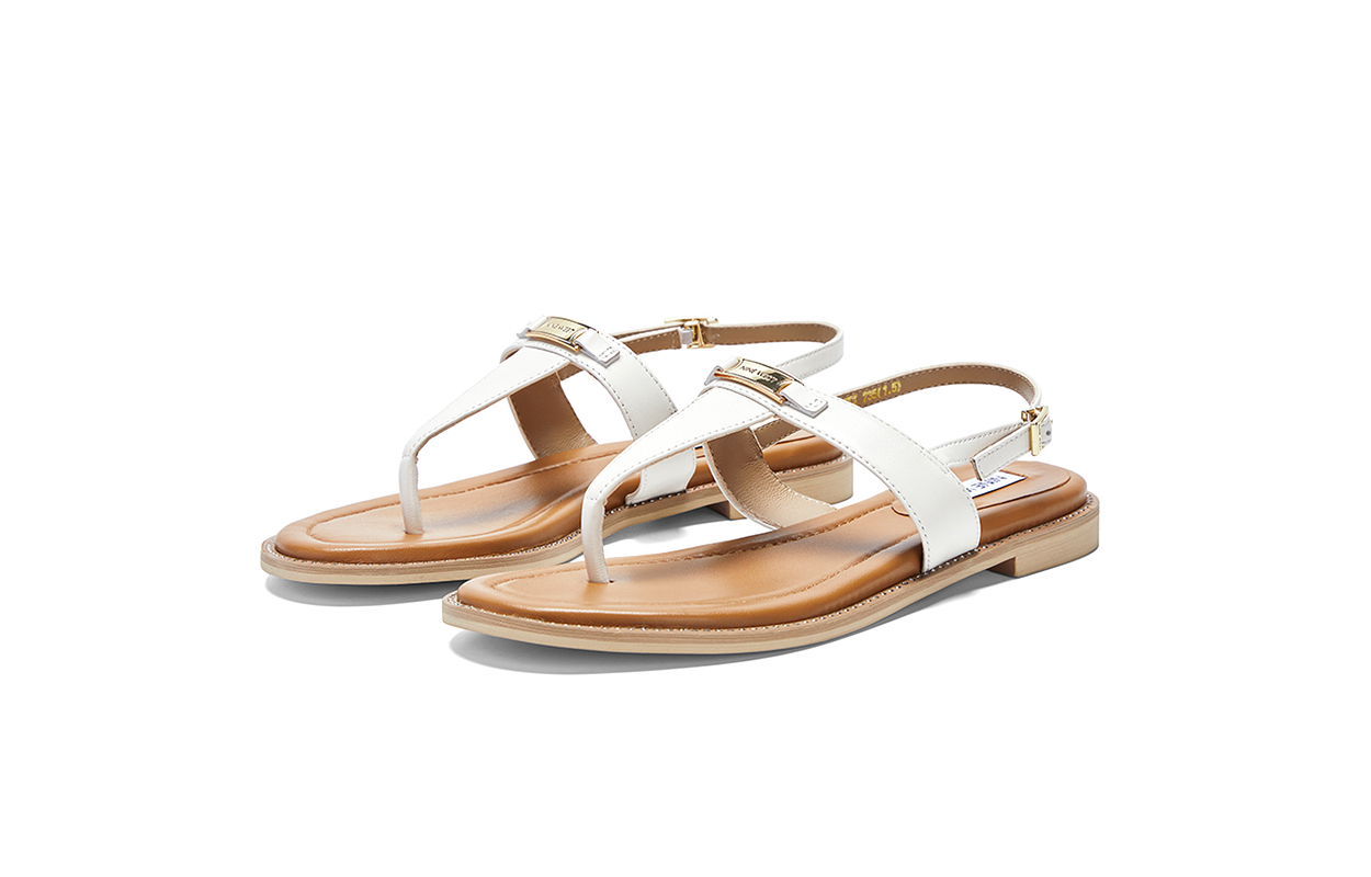 Женские сандалии на одной брезке NINE WEST, экрю — фото 3