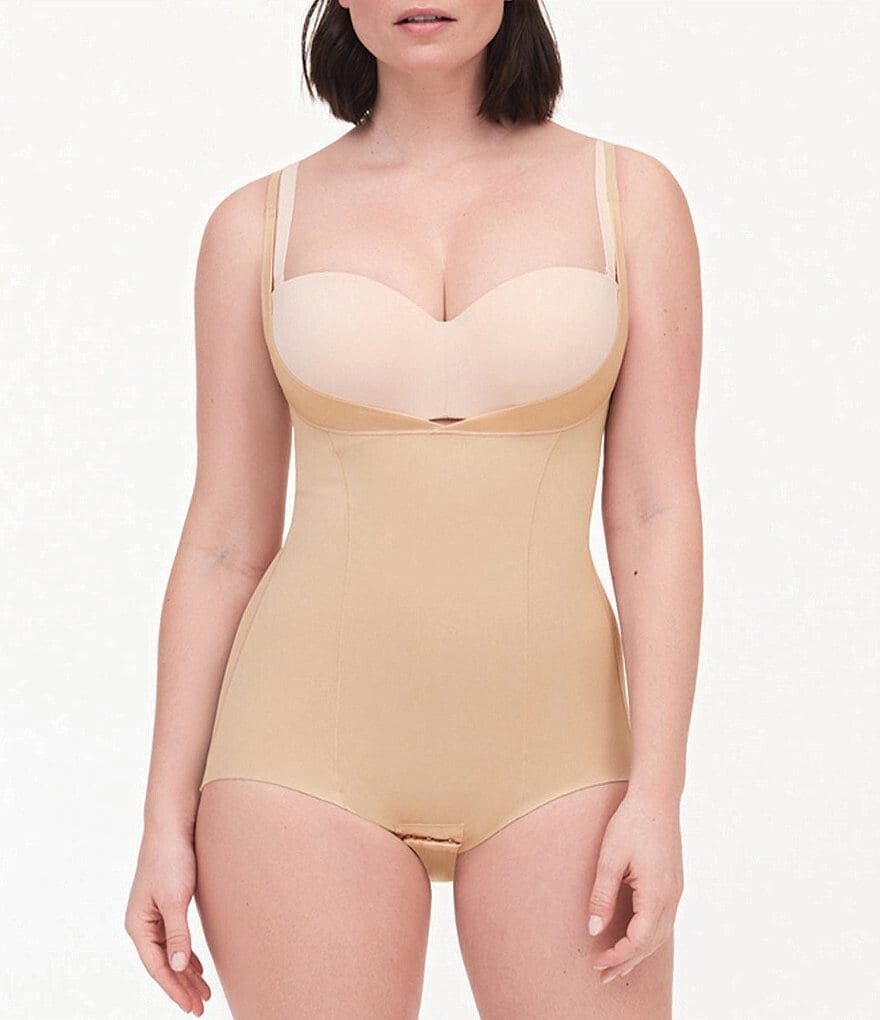 

Chantelle Basic Shaping Боди с открытой грудью, бежевый