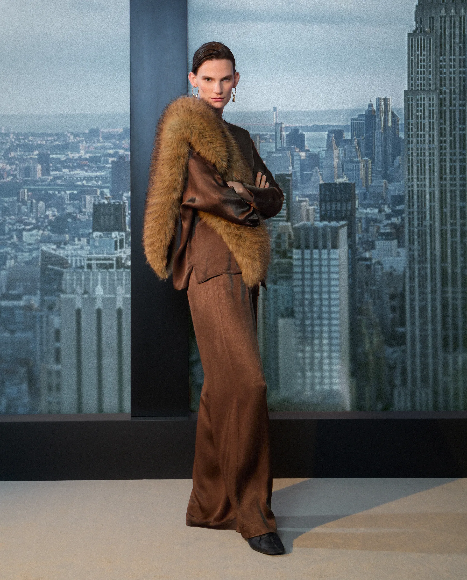 

Широкие женские брюки классического кроя Woman Limited El Corte Inglés, хаки