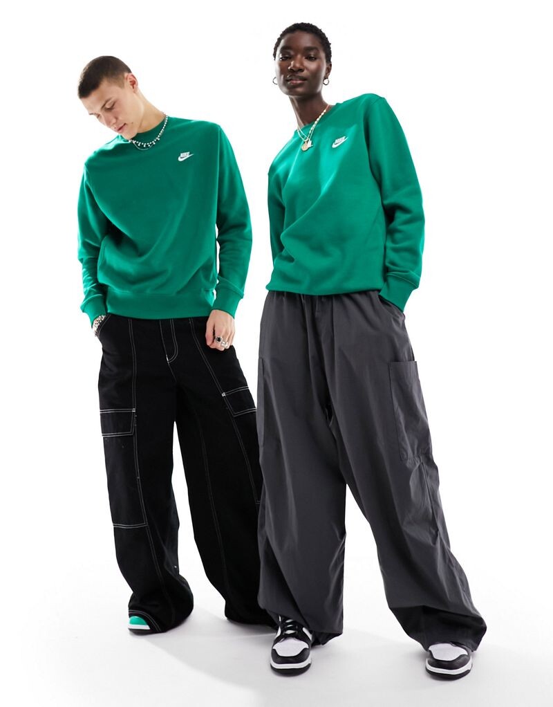

Зеленый свитшот унисекс Nike Club