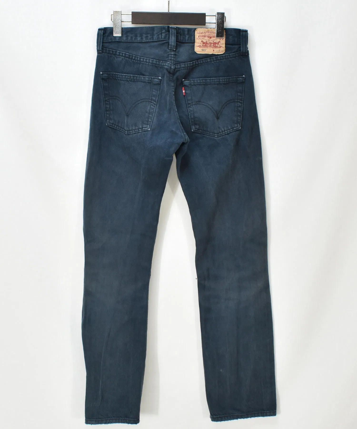 [Винтажная одежда] Джинсы Levi's 501 в стиле 2000-х, черные. — фото 2