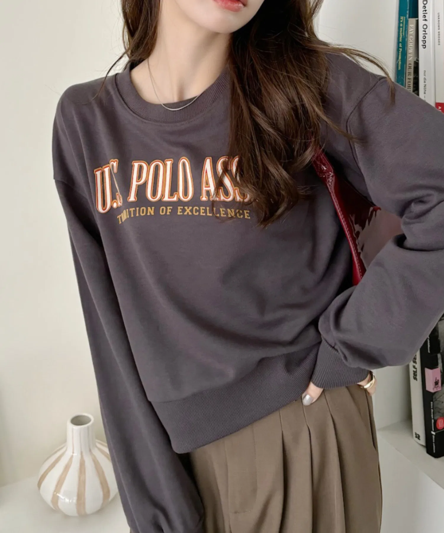 Толстовка с логотипом колледжа, изготовленная из картона, производства US POLO ASSN. — фото 4