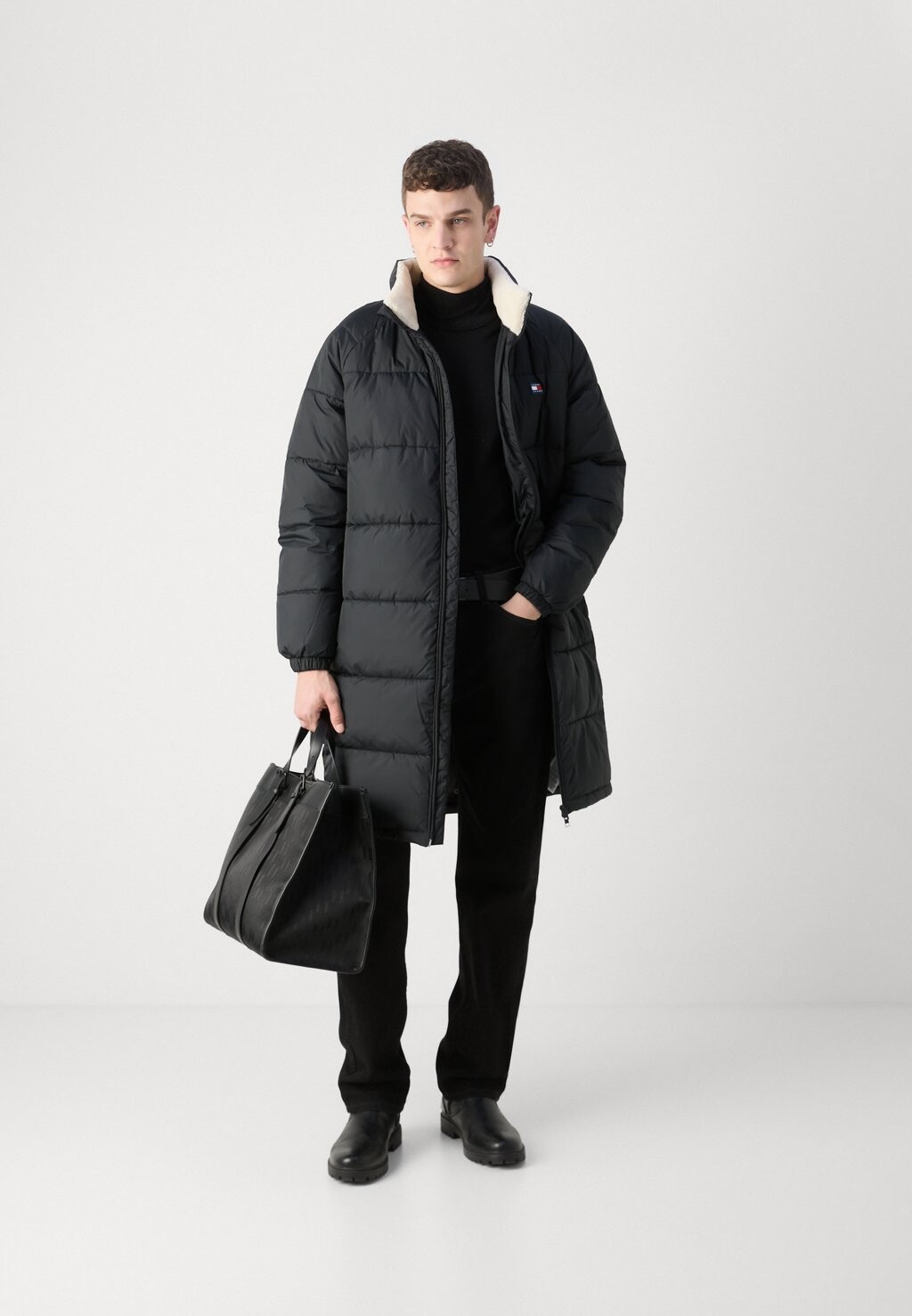 

Зимнее пальто PUFFER Tommy Jeans, черный