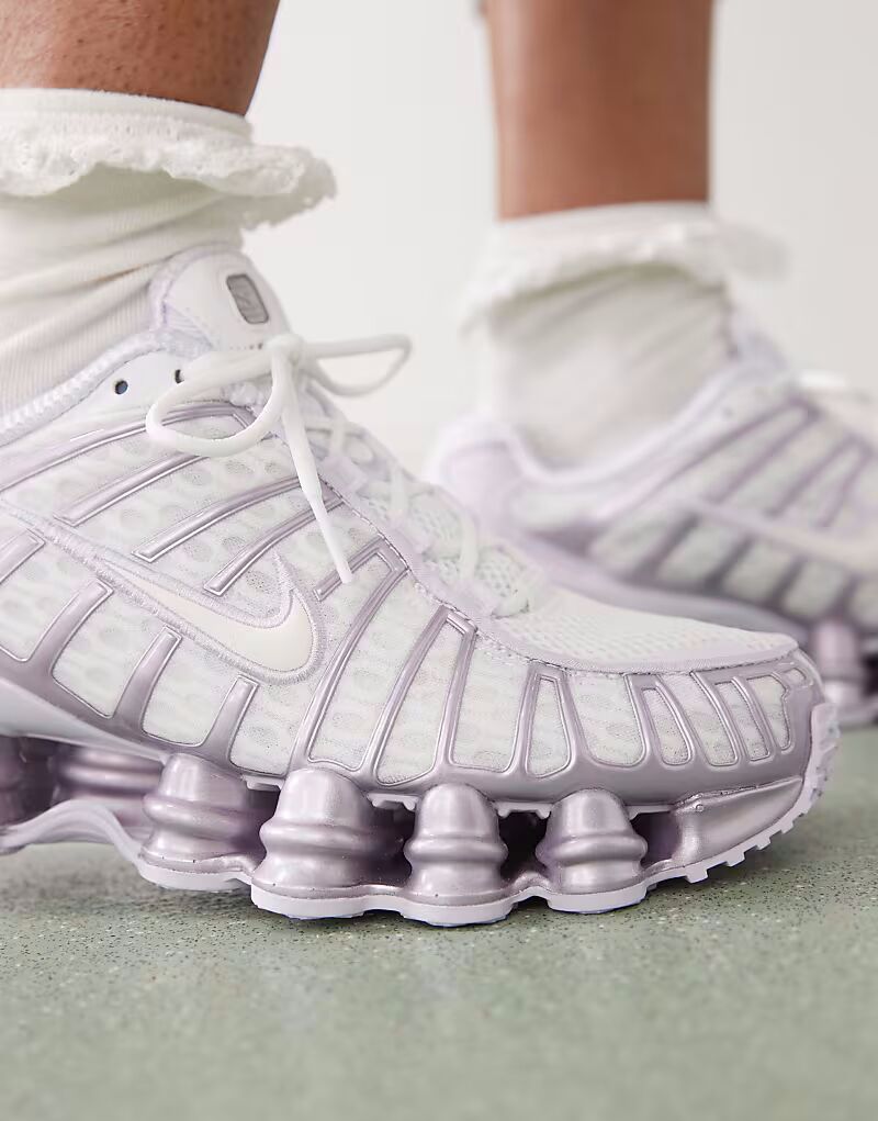 Кроссовки Nike Shox TL белого и сиреневого цвета — фото 4