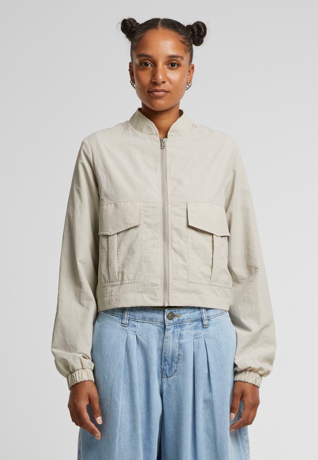 

Летняя куртка CRINKLE Urban Classics, цвет Stonegrey