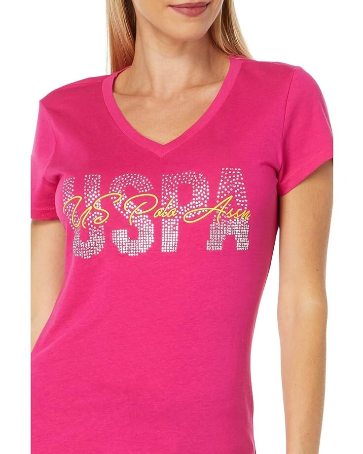 

Футболка U.S. POLO ASSN. Cascading Graphic V-Neck Tee, цвет Beetroot Purple
