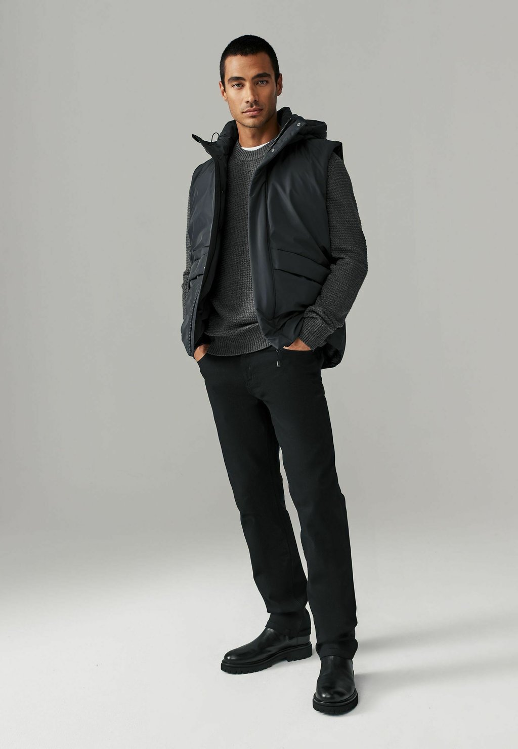 

Жилет SHOWER RESISTANT HOODED REGULAR FIT Next, синий