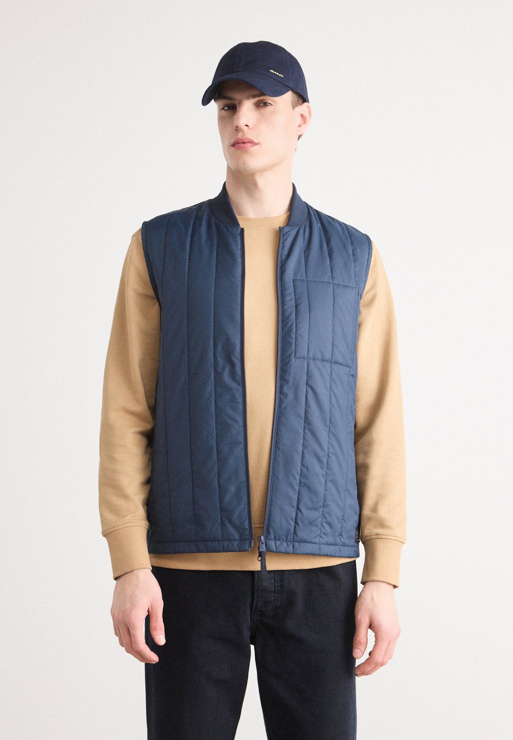 

Жилет LEAFELL QUILTED GILET Barbour International, темно-синий