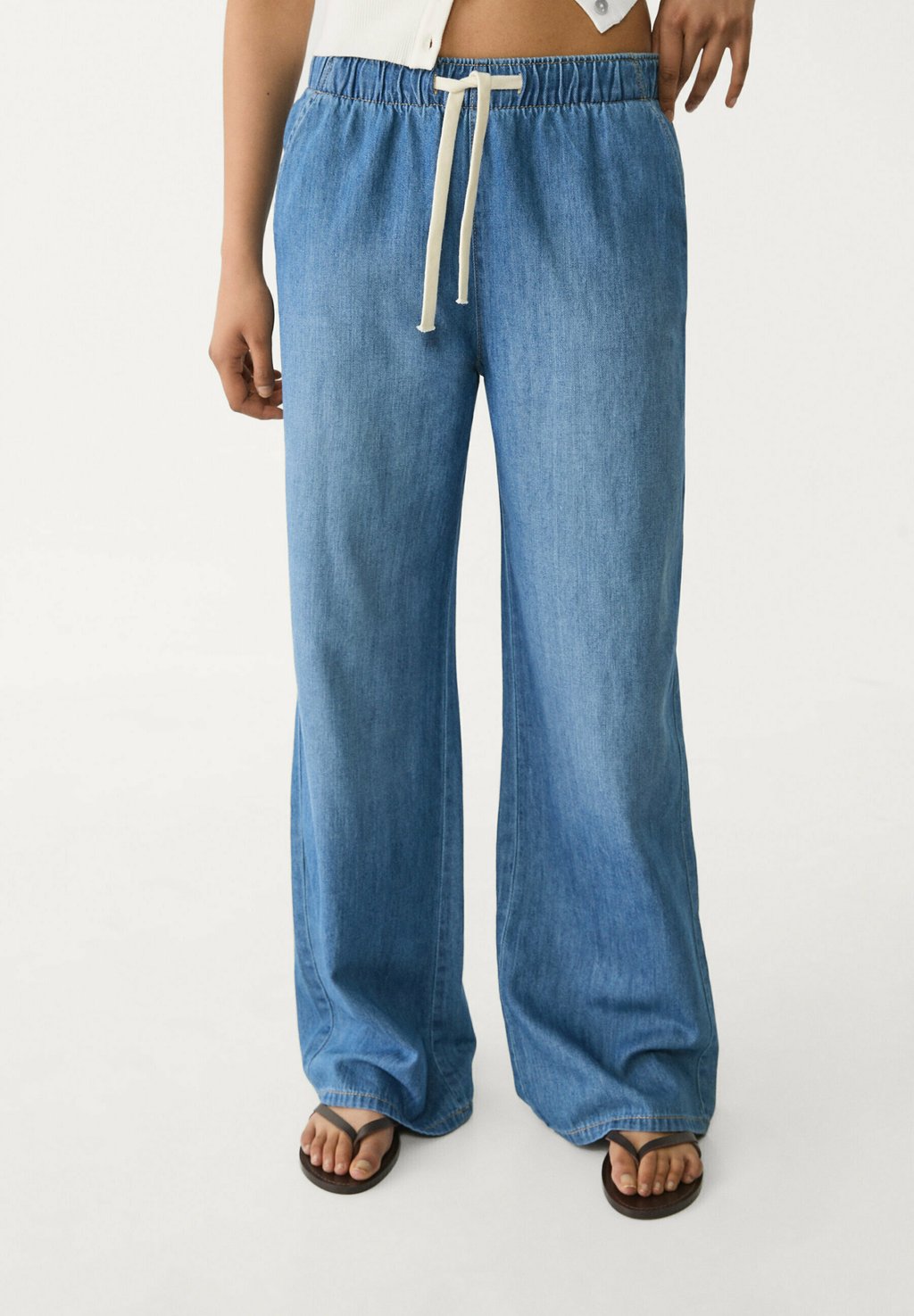 

Джинсы свободного кроя FLOWY Stradivarius, цвет Blue Denim