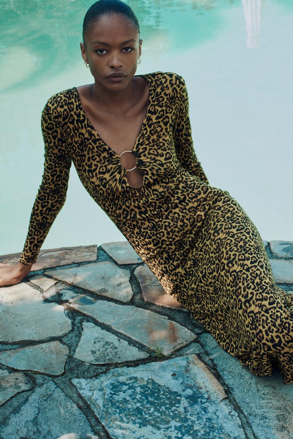 

Вязаное платье с животным принтом ZARA, цвет leopard