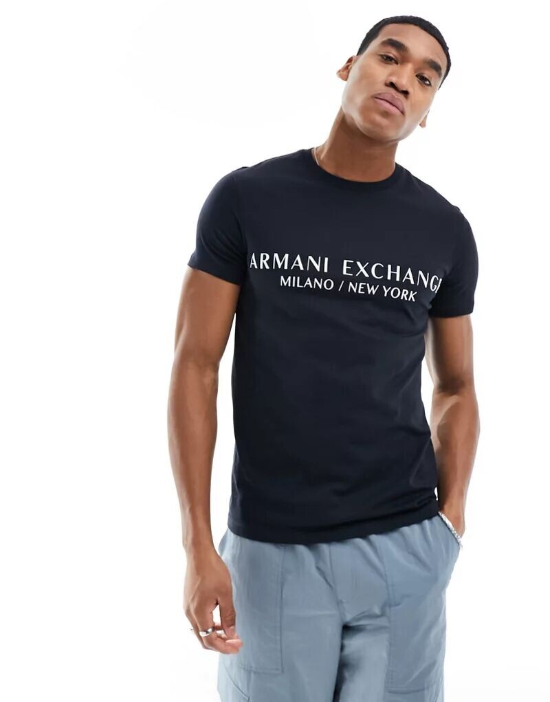 

Темно-синяя футболка с линейным логотипом Armani Exchange