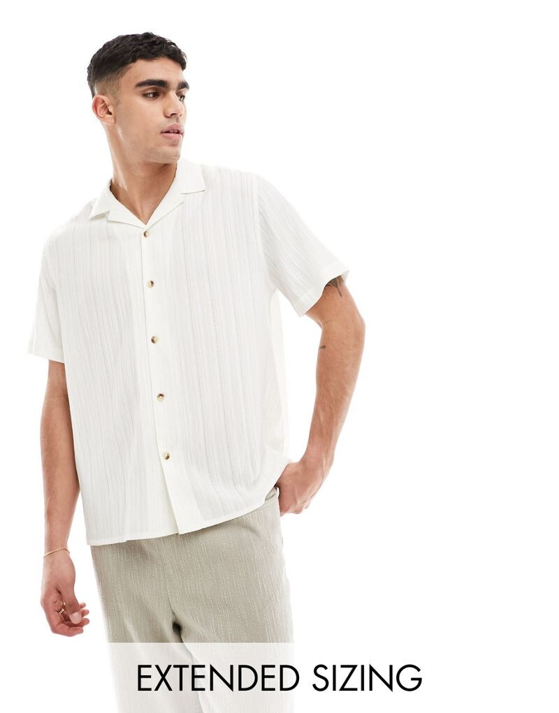 

ASOS DESIGN — фактурная рубашка свободного кроя с белыми жатыми лацканами