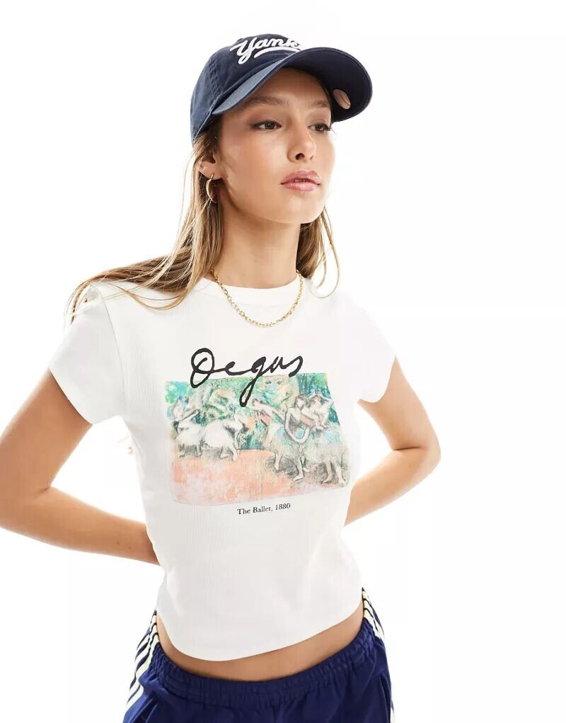 

Белая футболка с изображением балета и рисунком ASOS