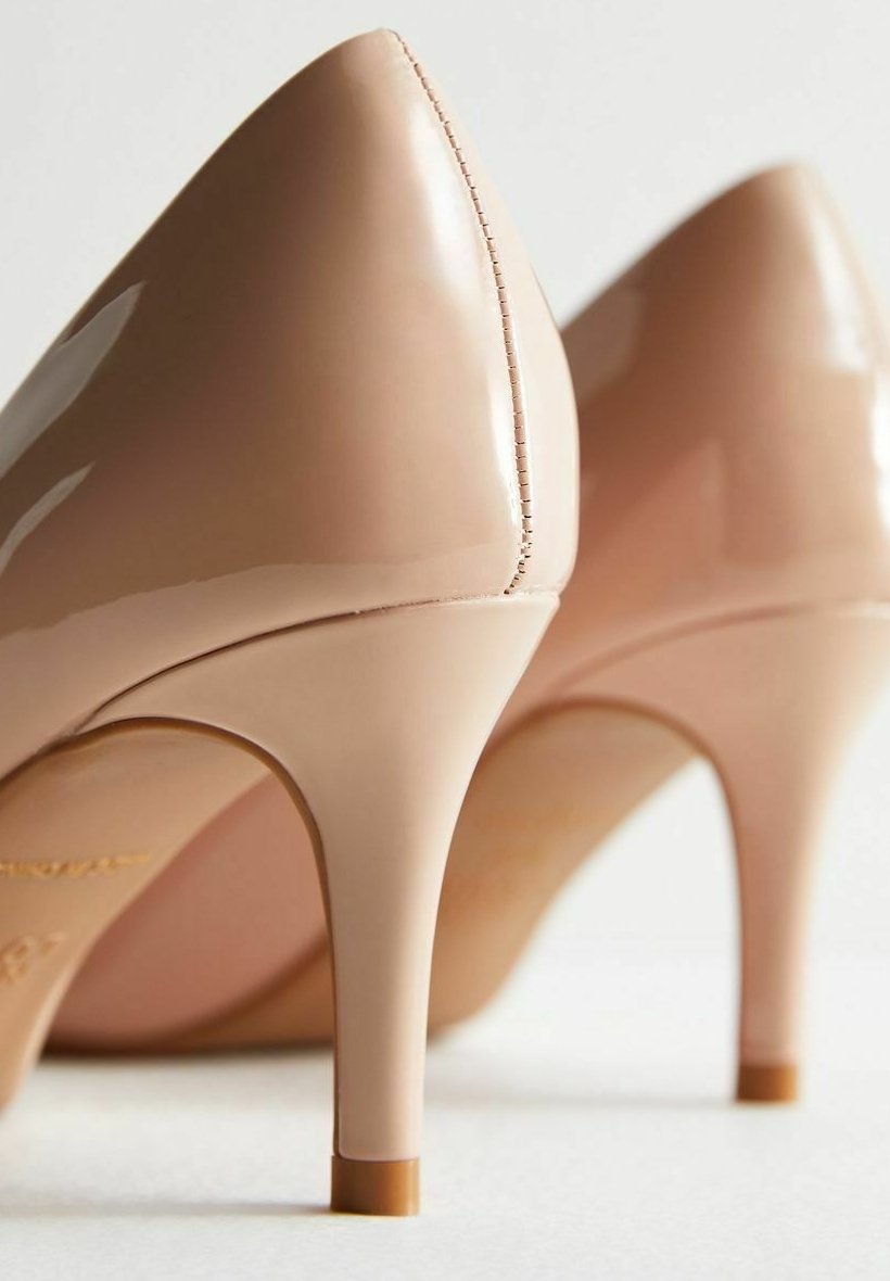 Туфли на каблуке PALE PATENT STILETTO COURT New Look, бежевый — фото 4