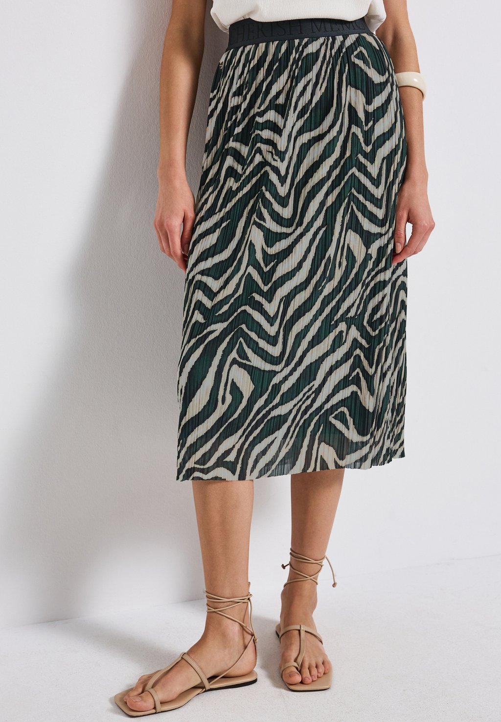 

Юбка А-силуэта Pleated skirt Street One, металлик зеленый