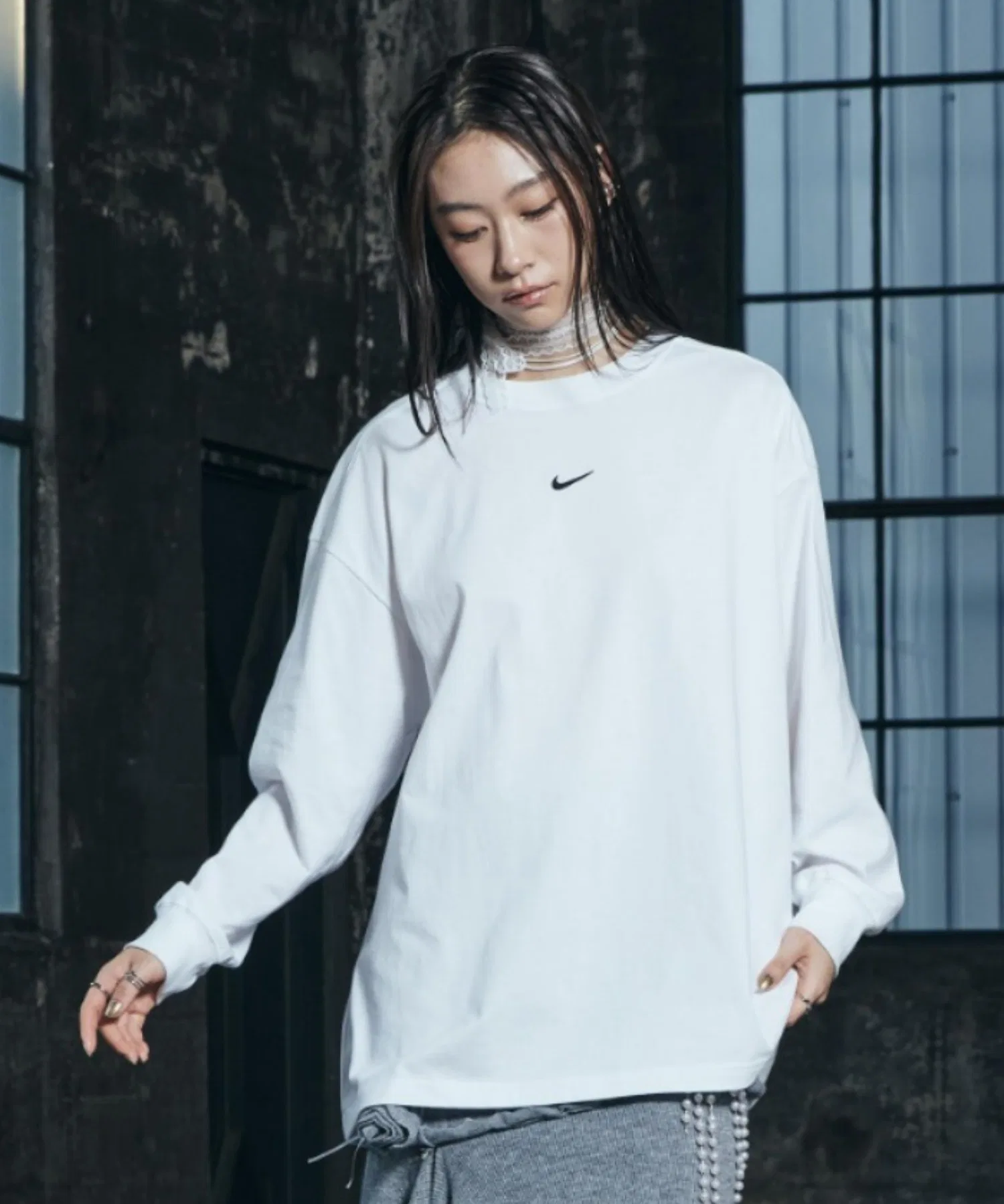 Женская футболка NIKE Oversized с длинным рукавом белая