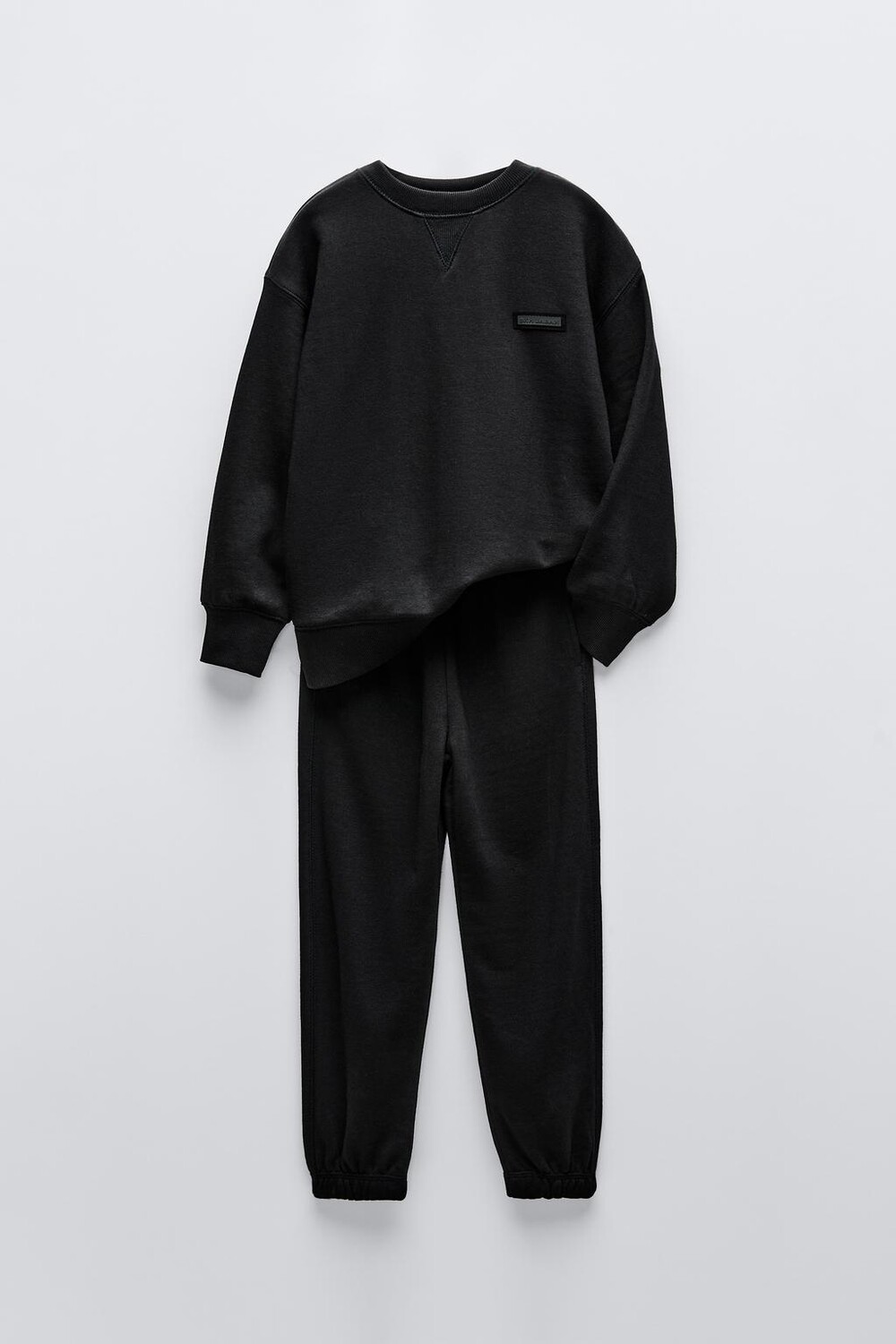 

Координация свитшот и брюки ZARA, черный