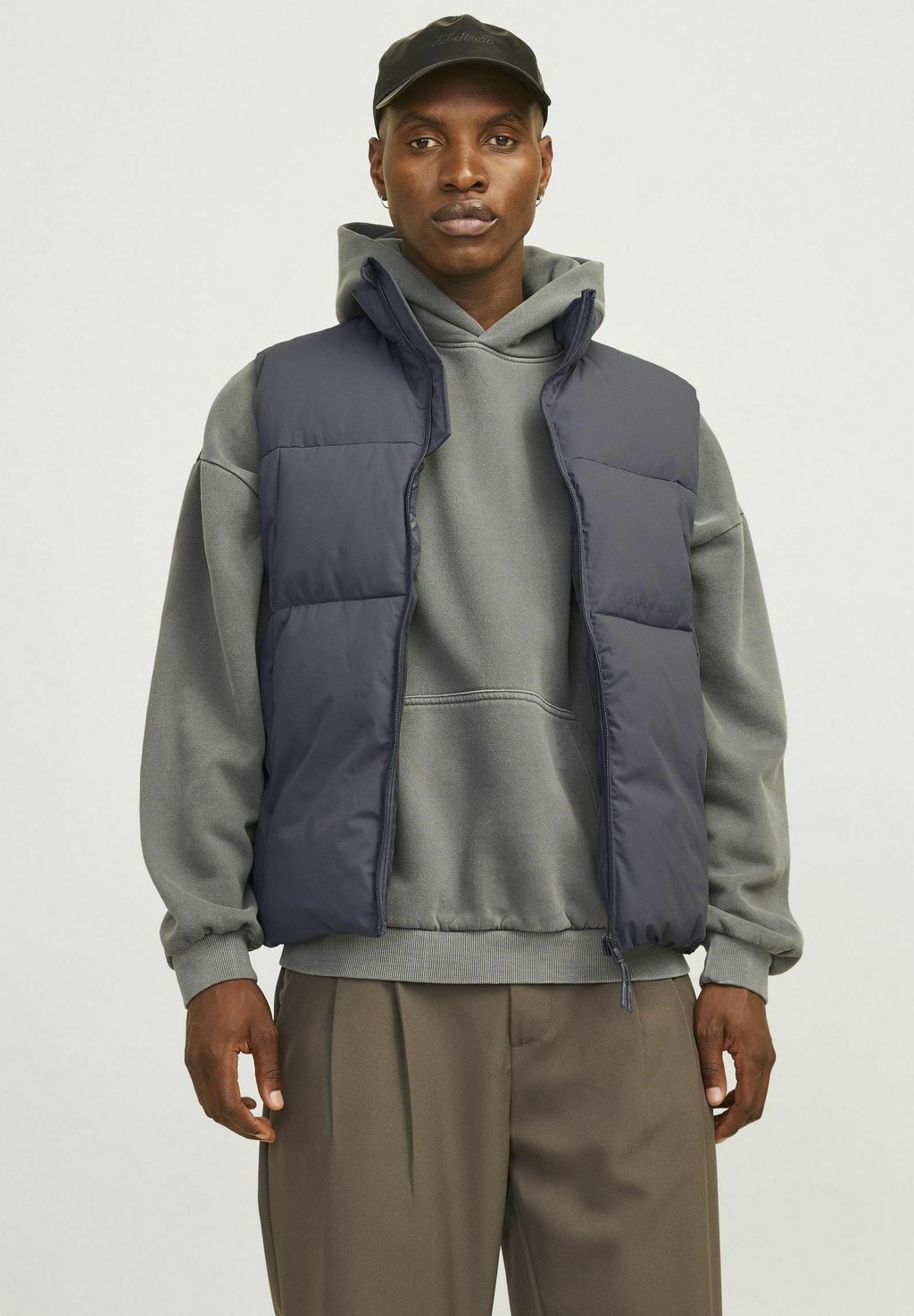 

Жилет Jack & Jones, серый