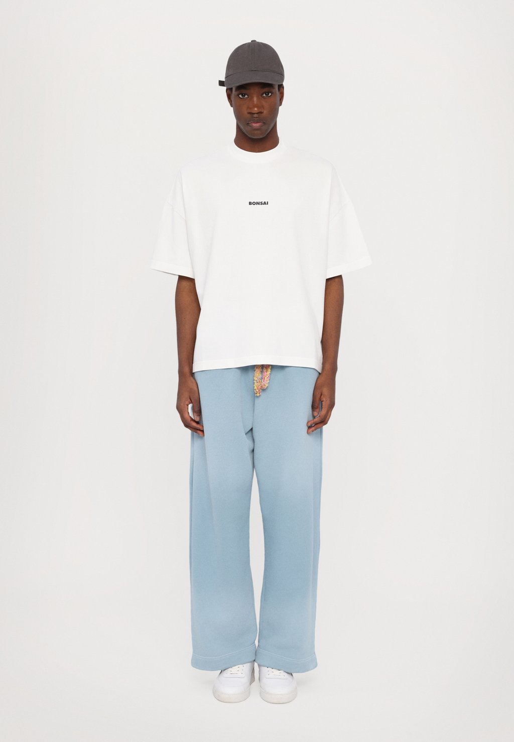 

Базовая футболка BOX LOGO TEE UNISEX Bonsai, белый