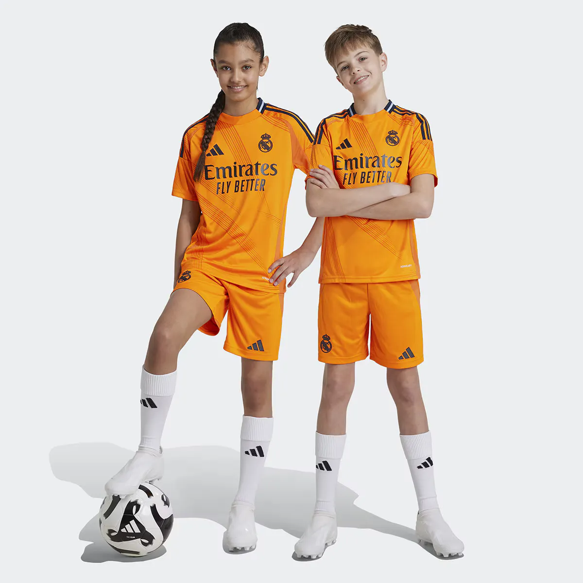 

Детский комплект второй формы Real Madrid 24/25 Adidas, оранжевый