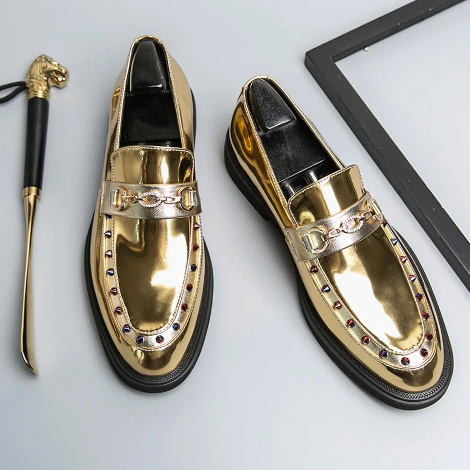 Лоферы с цепочкой и стразами, золотые, Men's Gold Metallic Loafers Khwfjas — фото 2