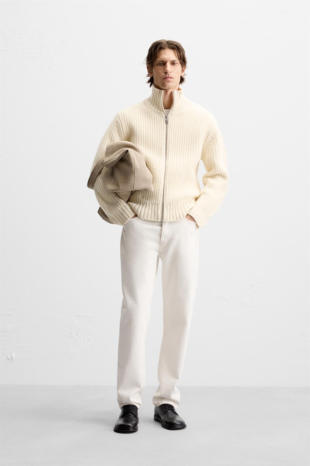 

Шерстяной кардиган на молнии ZARA, экрю