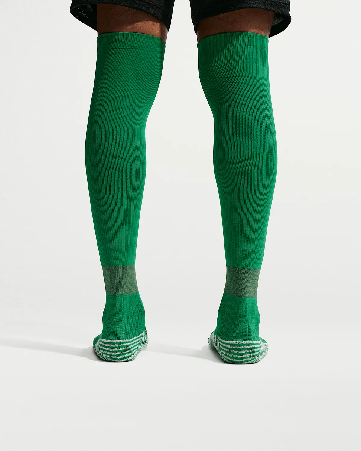 Гетры футбольные высокие Nike Strike, Pine Green/Gorge Green/Black/White — фото 3
