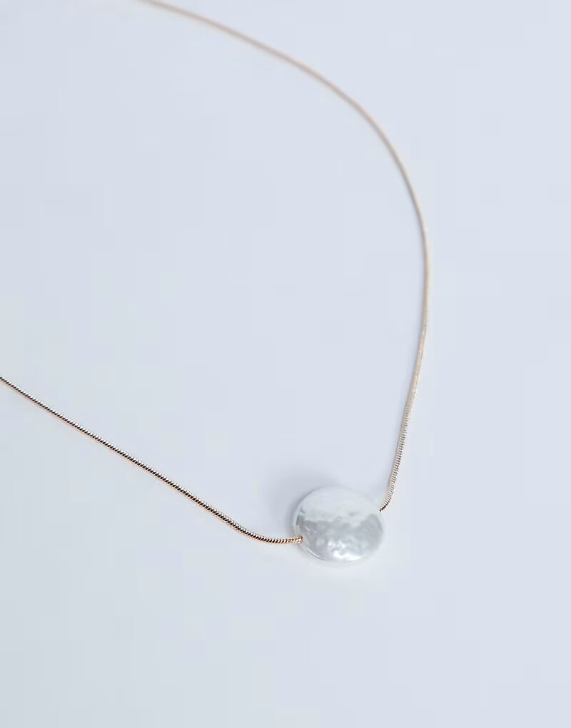 

Изящное колье-чокер Farley с жемчужной подвеской из золота Topshop