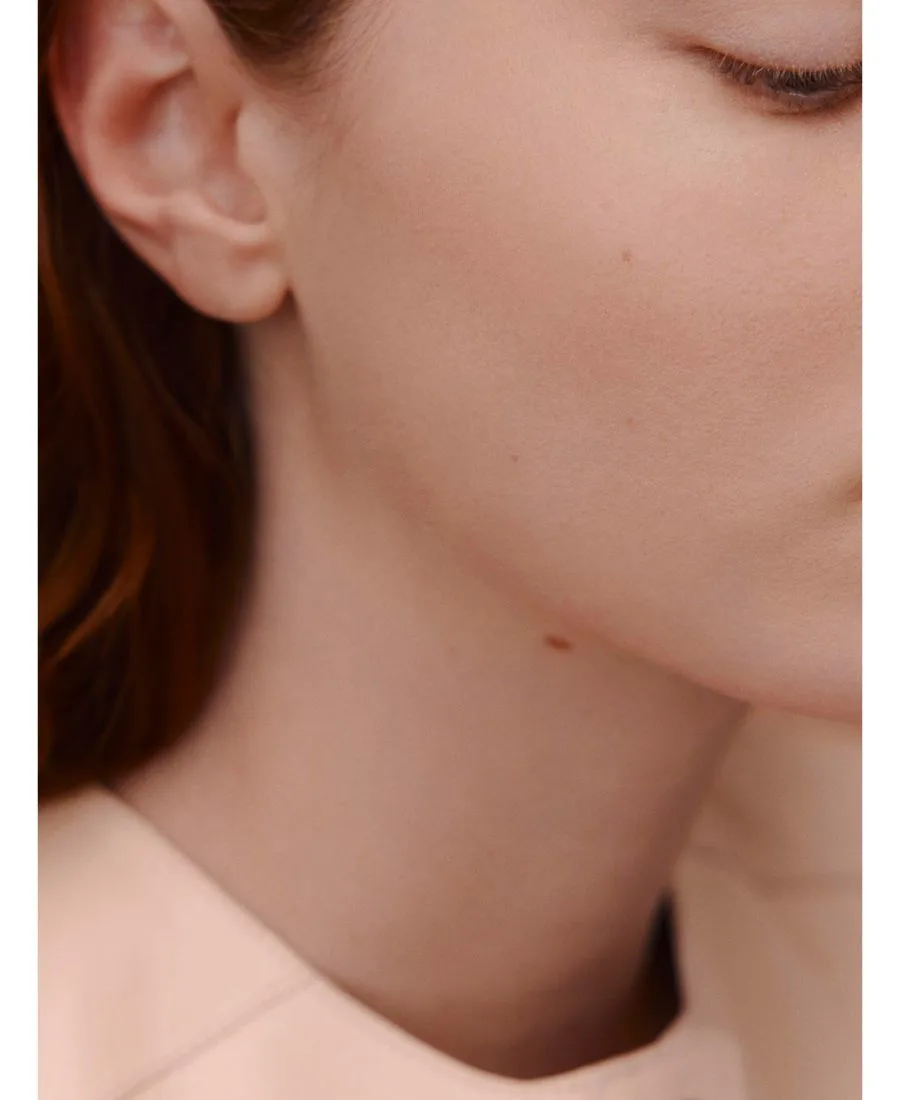 Тональная основа Plein Air, Luminous Matte Skincare Foundation, 1,11 унции HERMÈS, 05n nata is a neutral светлый-бежевый — фото 3